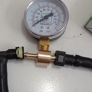Alat Ukur Tekanan Bensin Fuel Pump Tester Pressure Gauge dengan Manometer Tekiro 6 Bar - Bengkel, Karet