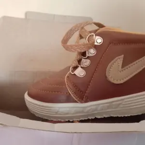 Sepatu Anak Perempuan dan Laki Trandy Boot Pergelangan kaki Fashion